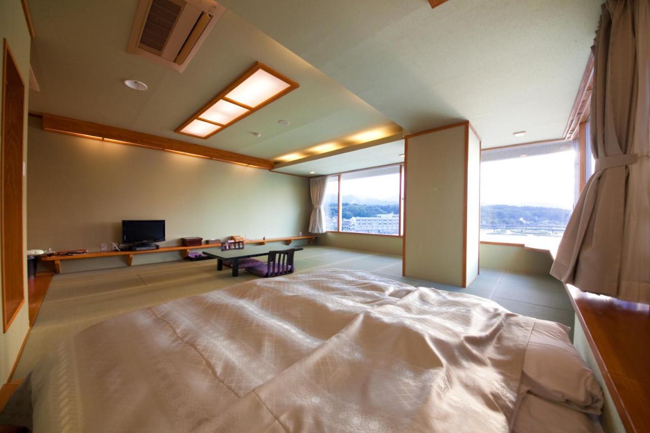 Caffel Hina-No-Sato Hotel Hita Buitenkant foto
